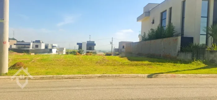 Terreno à Venda no Condomínio Santa Mônica em Caçapava - SP
