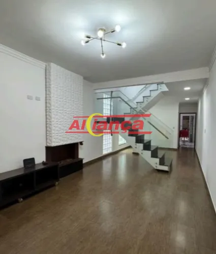Sobrado individual 200m², com 3 quartos para locação em Jardim Santa Clara - Guarulhos R$ 