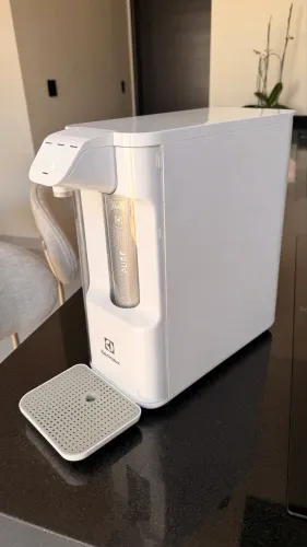 Purificador de Água Gelada, Fria e Natural Eletrônico Electrolux