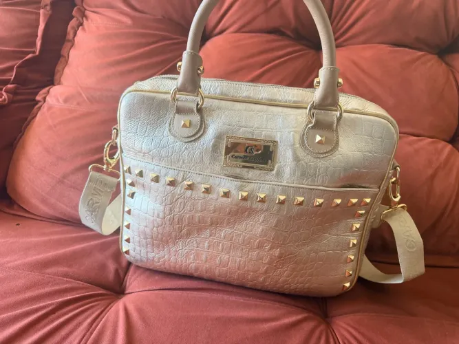 Bolsa carteiro em couro dourada cabe NOTBOOK