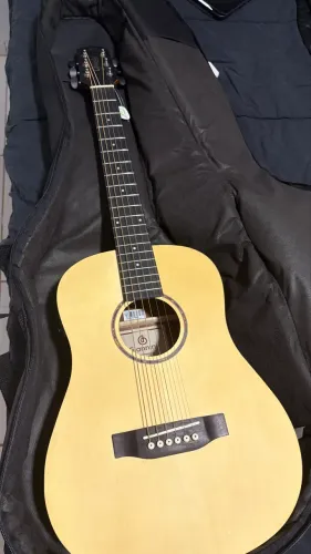 Violão baby giannini