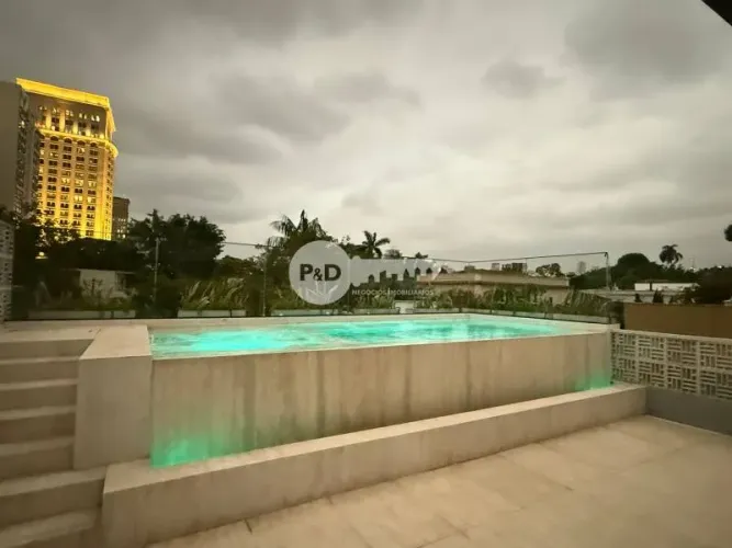 Casa em condomínio à venda próximo do Clube Pinheiros e do Shopping Iguatemi