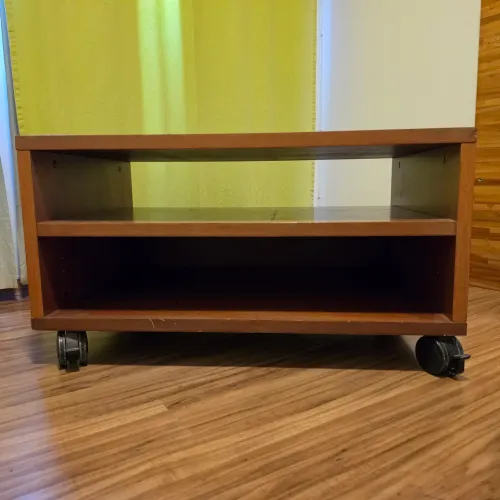 Rack antigo de TV - madeira maciça, com rodinhas