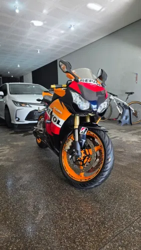 Vendo ou Troco CBR 1000 rr REPSOL 2011
