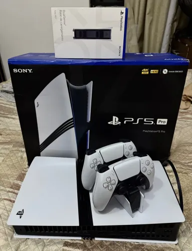 PS5 PRO 2 Controles + Base de Carregamento (COMPLETO NA CAIXA)