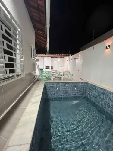 Casa no Lado Praia em Itanhaém Cibratel II: 2 Dormitórios, Suíte e Piscina Privativa!
