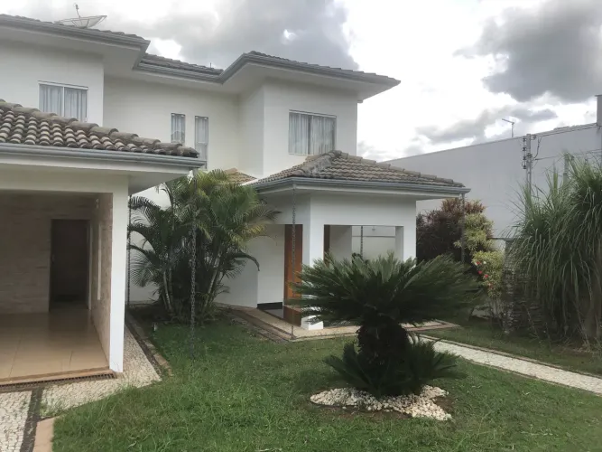 Vende casa de alto padrão condomínio Roses garden