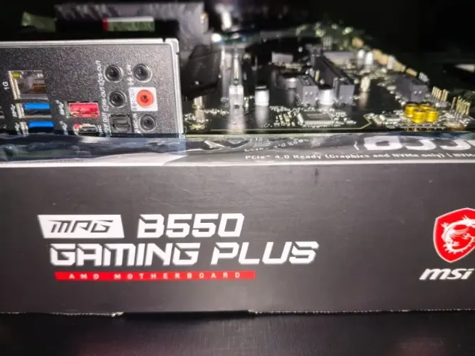 Computador: KIT AMD AM4: RYZEN 5700X3D + Placa-Mãe MSI MPG B550 Gaming Plus + 16GB (2x8GB)
