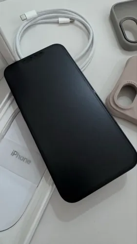 Apple IPhone 16e Preto com acessórios - nunca foi usado