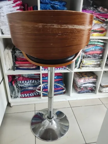 Cadeira giratória pra loja