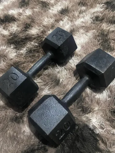 Par Halteres sextavados 20kg cada 
