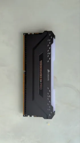 Memória RAM Corsair Vengeance RGB Pro 8GB DDR4 3200MHz CL16