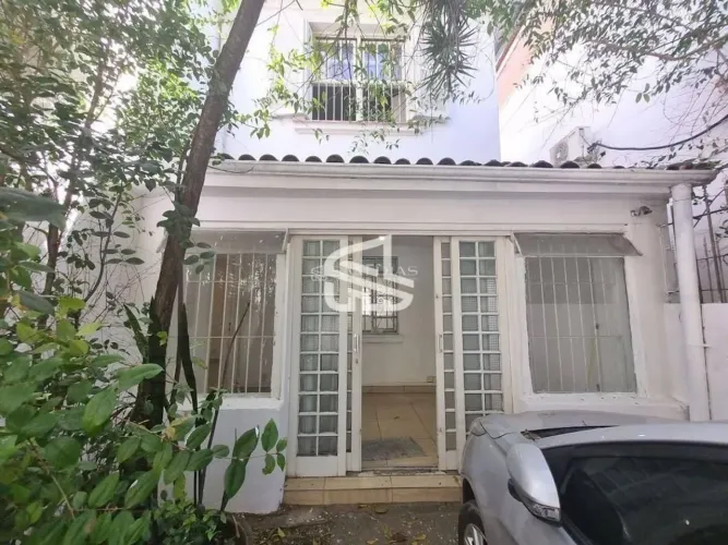 Espaço Amplo para Locação e Venda: 214M², 5 Dormitórios, 2 Suítes, Varanda e Muito Mais!