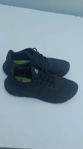 Tenis MORMAI