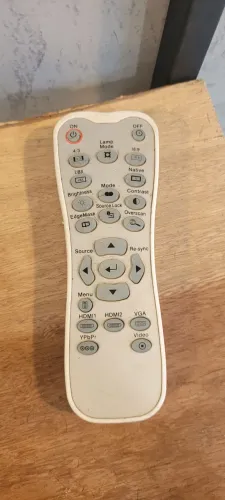 Controle projetor optoma hd 20