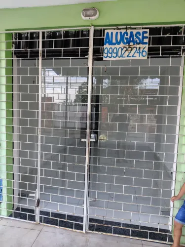 Alugo ponto de comércio 13m de fundo com 3m de frente