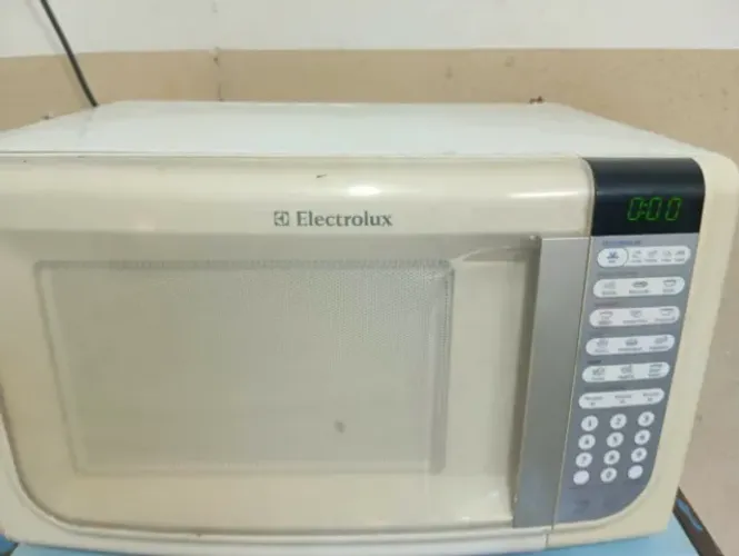 MICRO ONDAS ELECTROLUX 31 L
