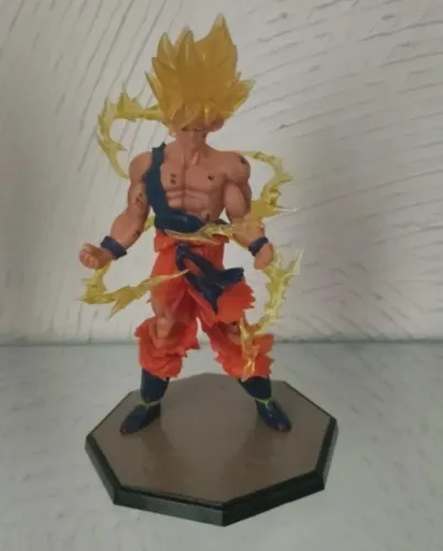 Action figure Goku super Saiyajin dragon ball z