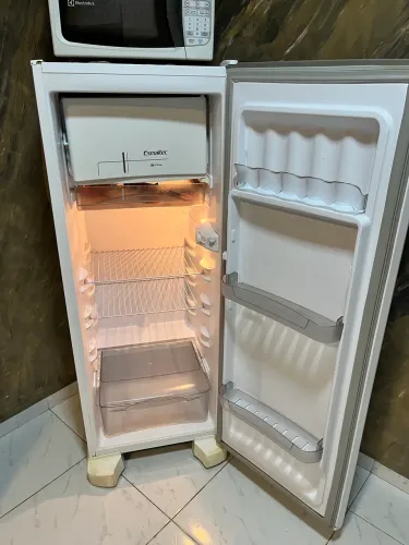 Geladeira esmaltec