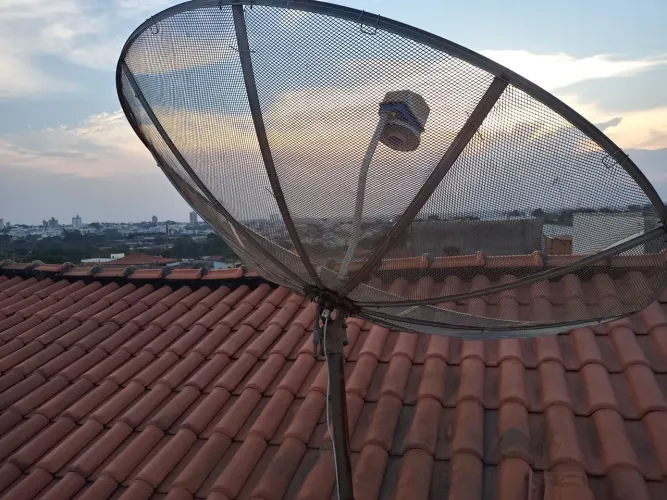 Antena parabólica completa.