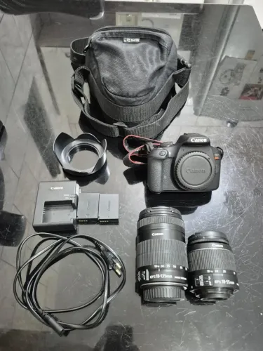 CANON EOS REBEL T7 + 18-135mm