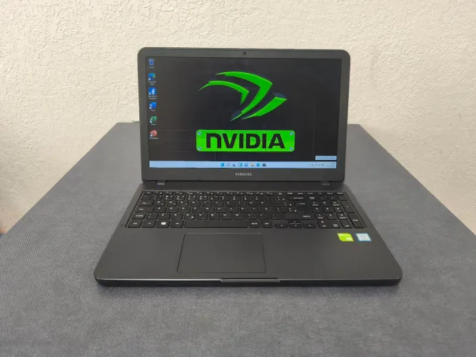 Notebook Samsung Semi Gamer. I5. 8 GB. NVidia 