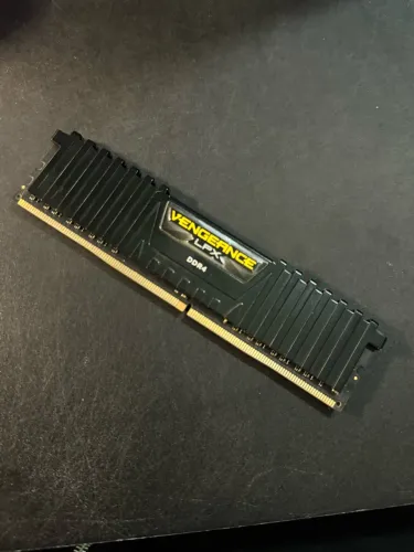 MEMORIA RAM 8gb vengeance DDR4 3000MHZ