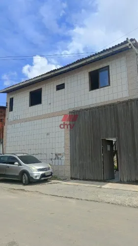 Casa com Galpão nos Fundos perto do Castelão