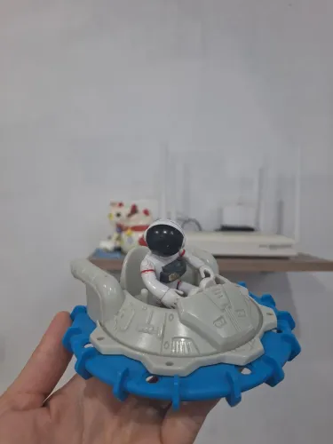 Brinquedo nave a astronauta 
