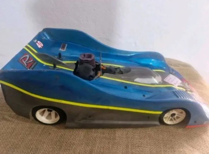 Automodelo 1/8 pro serpente 966