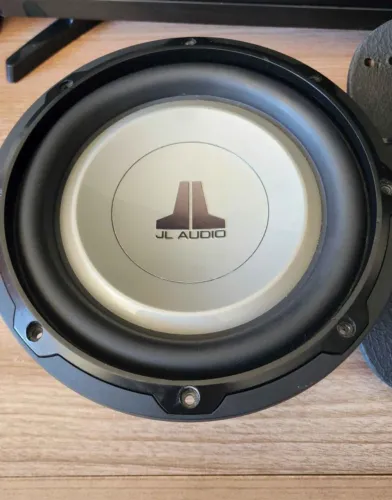 Subwoofer JL audio + módulo JL audio 