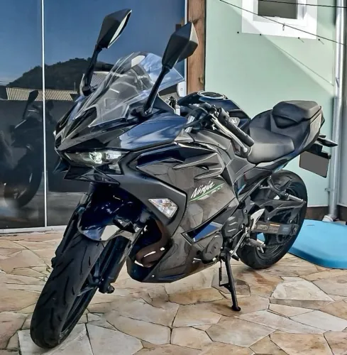 Kawasaki Ninja 500 2025
