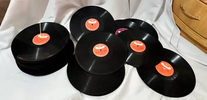 50 LPs 10 polegadas, aleatórios, para ARTESANATO, da gravadora Polydor