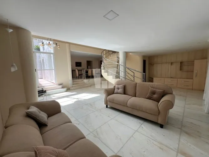 CASA PARA LOCAÇAO NO MANGABEIRAS.