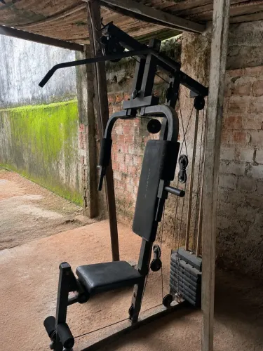 Máquina de academia 6 exercícios diferentes