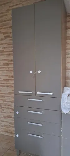 Armário de cozinha vertical