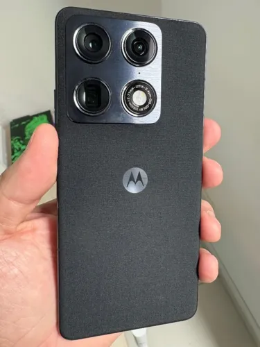 Smartphone Motorola Signature 512GB e 24GB de RAM Preto