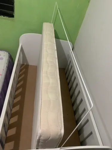 Berço novo, acompanha o colchão 