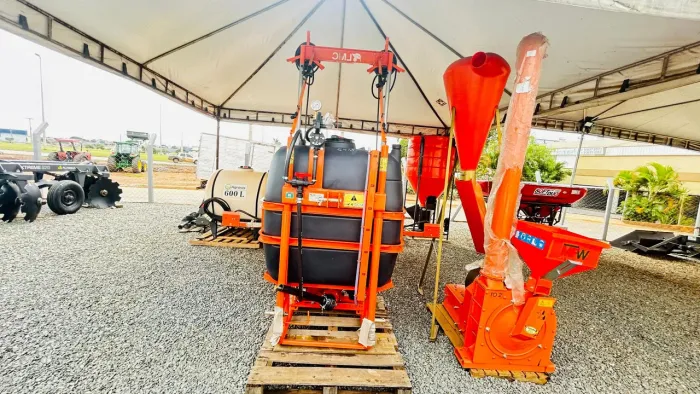 Pulverizador pecuário 600 lts C/ Bomba de 75