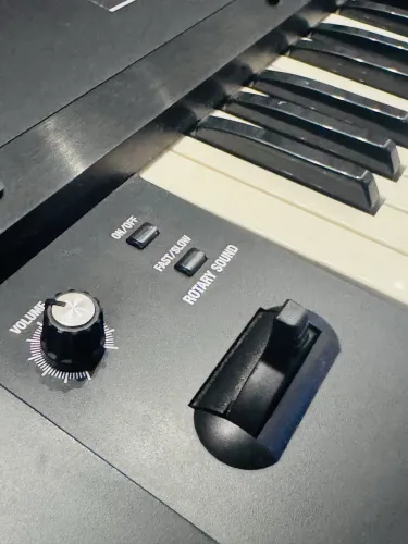 Roland VR730 novíssimo