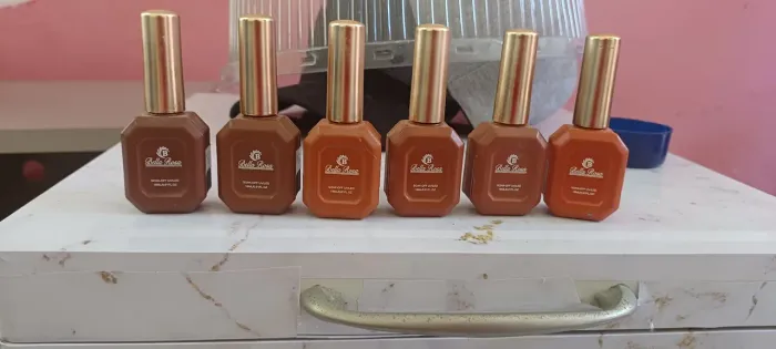 kit de 6 esmaltes em gel da marca Bella Rosa, na tonalidade Marrom Chocolate