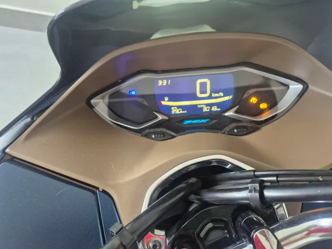 Pcx DLX top de linha, com apenas 3 mil km rodados, motor extremamente nova