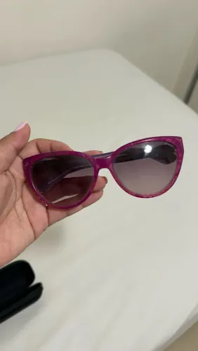 Óculos de sol rosa