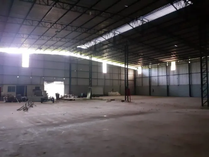 Galpão 1.600m²/ docas/ condomínio/ Tarumã/ Habite-se e avcb.