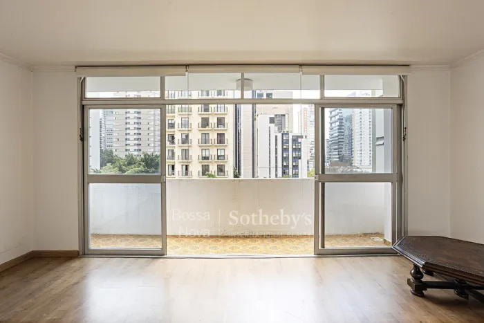 Espaçoso Apartamento de 200 m² no Itaim Bibi Próximo à Av. Faria Lima - 4 dorm (1 suíte),