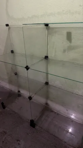 Estante de vidro