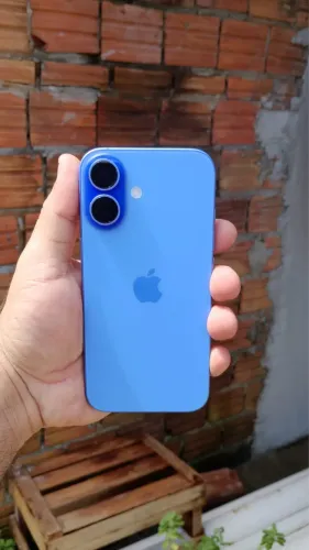 iPhone 16 azul Marine 