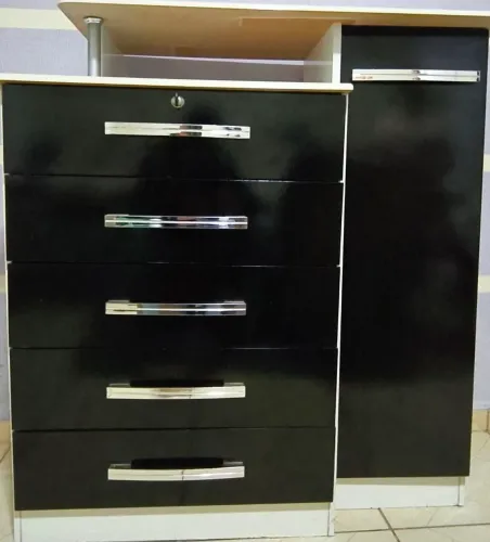 Cômoda com Sapateira 1 Porta e 5 Gaveta Usada