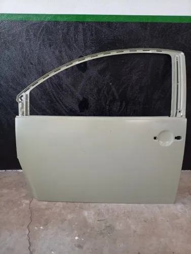 Porta esquerda new beetle