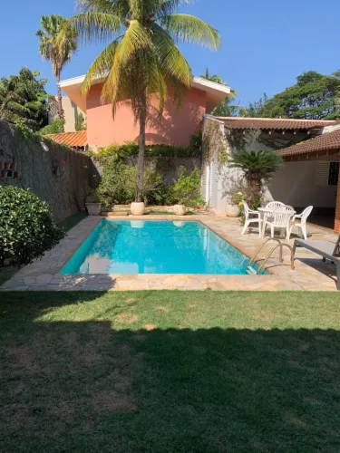 Casa com 4 Quartos e Piscina - Jardim Tarraf